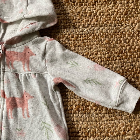 Carter’s Fox Hooded Onesie - 6 Month - Picture 3 of 8